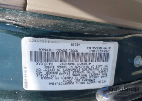 2001 Toyota Camry Le z USA, uszkodzony, nr VIN 4T1BG22K31U823509